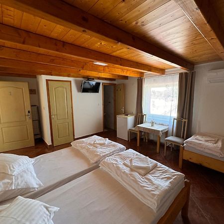 KarcagFuerdo Panzio住宿加早餐旅馆 外观 照片